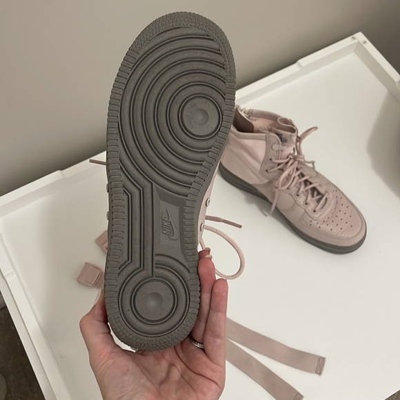 Pink Nike SF Air Force 1 urban utility FTWR - Picture 3 of 7
